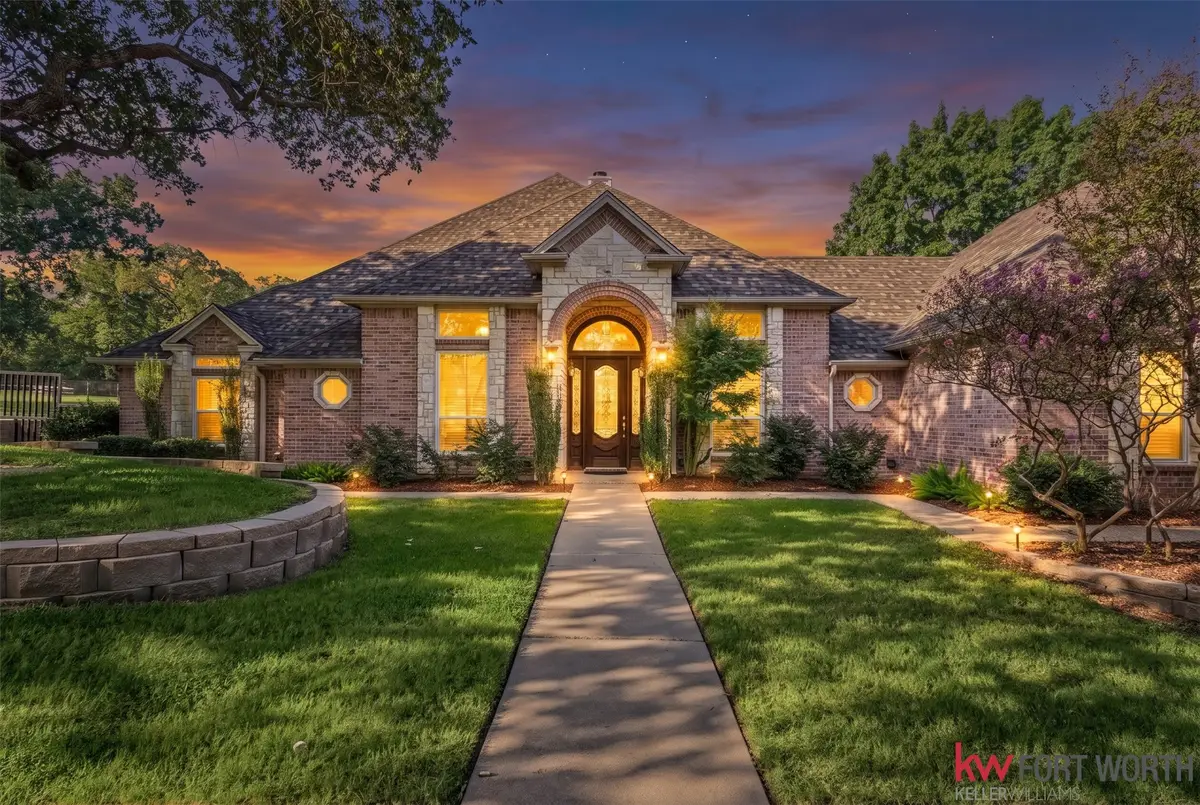 135 Country Vista Circle, Burleson, TX 76028 - #1