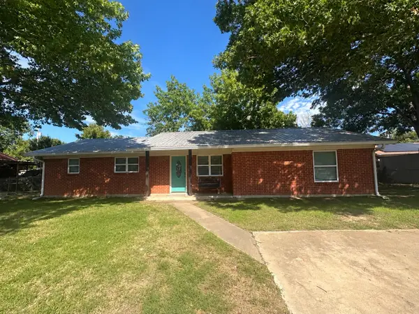 106 California Street, St Jo, TX 76265