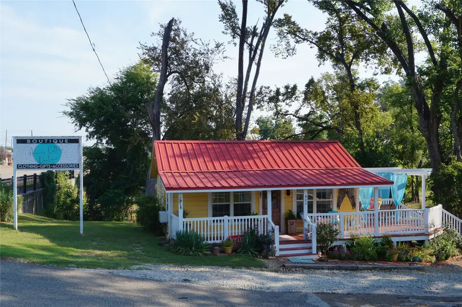402 E College St, Canton, TX 75103 - #2