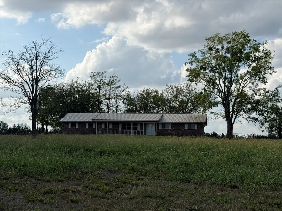 4426 Texas Highway 37 S, Clarksville, TX 75426 - #2