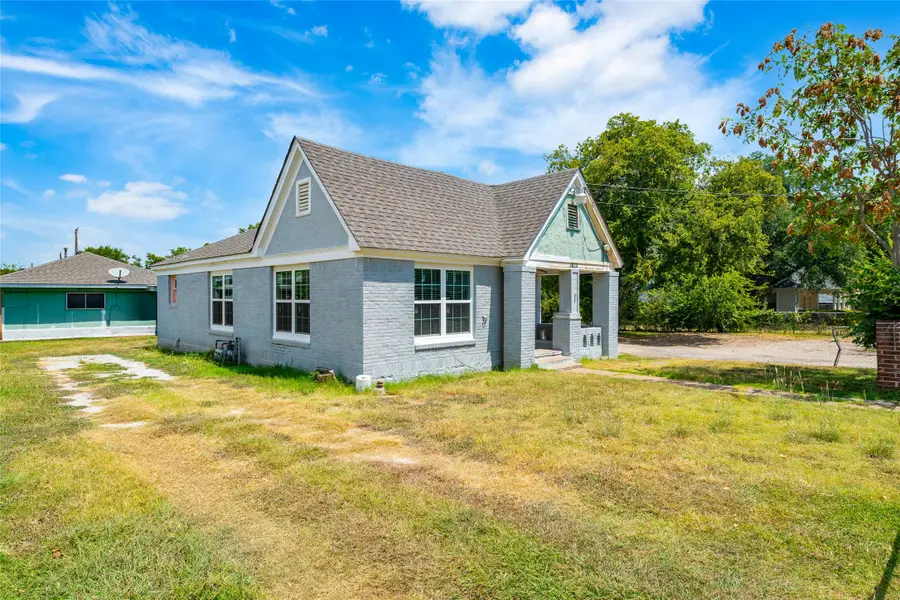 3823 Dempster Avenue, Cockrell Hill, TX 75211 - #3