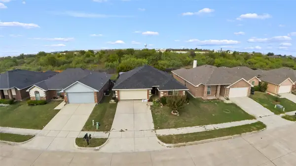 1221 Camden Yard Drive, Burleson, TX 76028