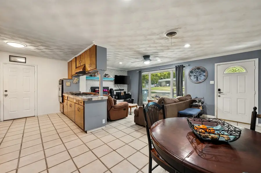 1703 Nueces Trail, Arlington, TX 76012 - #2