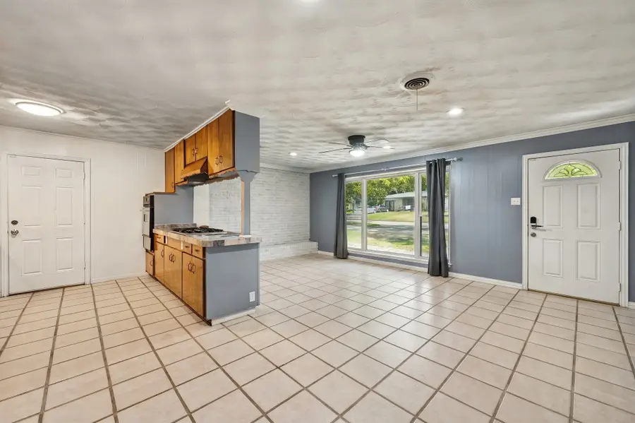 1703 Nueces Trail, Arlington, TX 76012 - #3