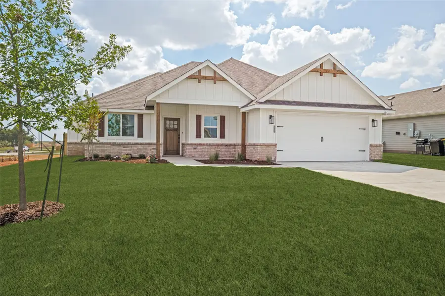 303 Sam Drive, Hillsboro, TX 76645 - #2
