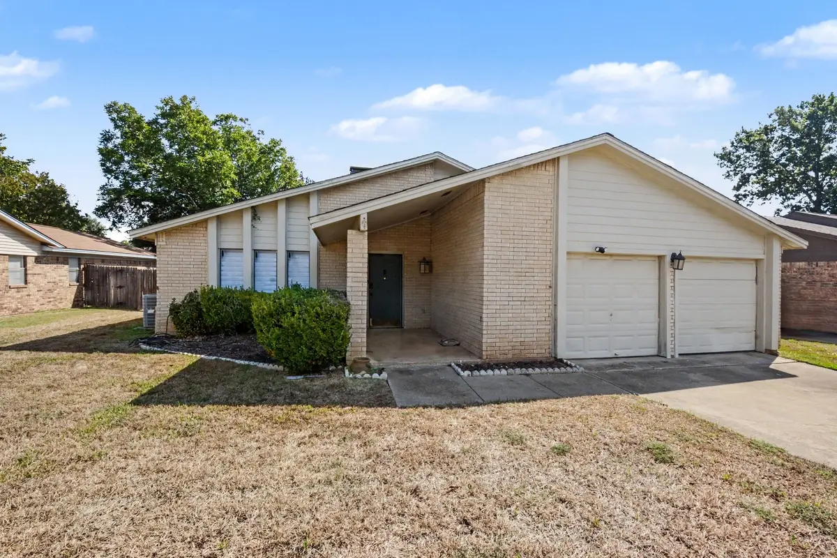 3208 Sapphire Street, Bedford, TX 76021 - #1