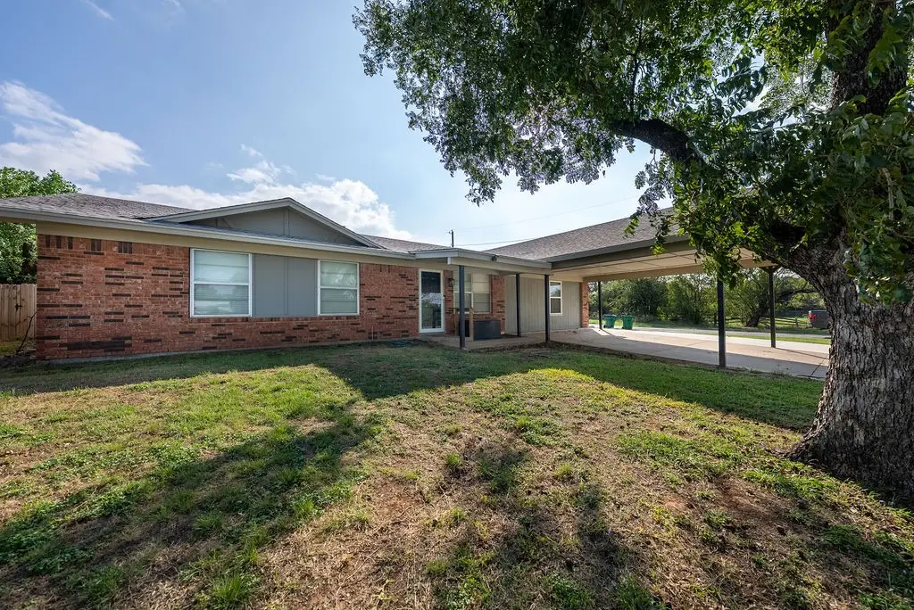 1610 W Plummer Street, Eastland, TX 76448 - #1