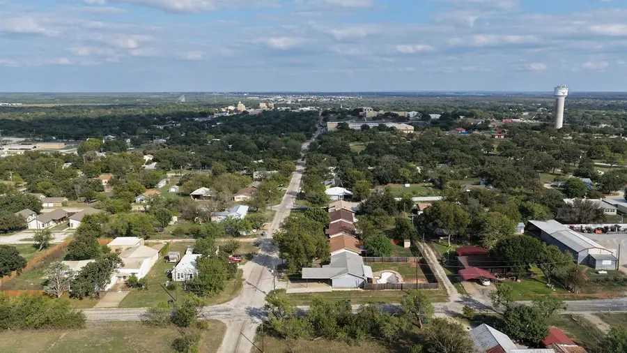 1610 W Plummer Street, Eastland, TX 76448 - #3