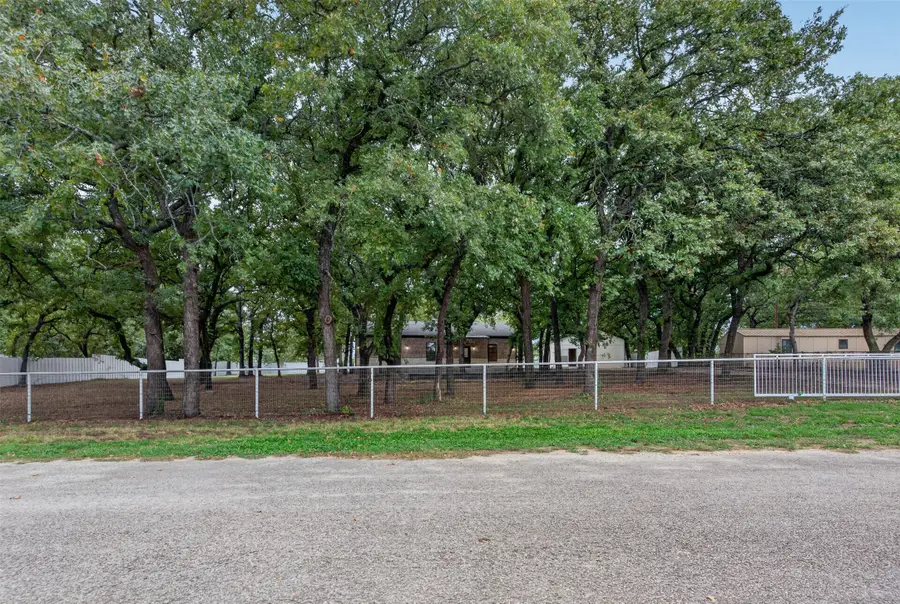 180 Garnet Road, Springtown, TX 76082 - #2