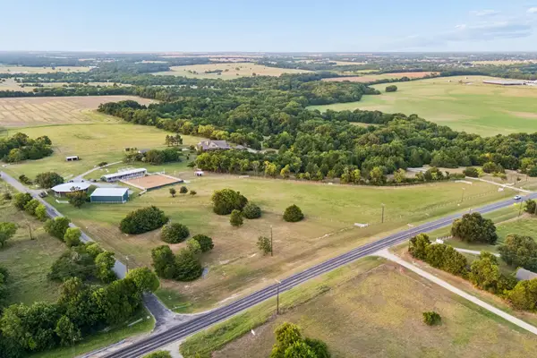 122 Lovers Leap, Van Alstyne, TX 75495