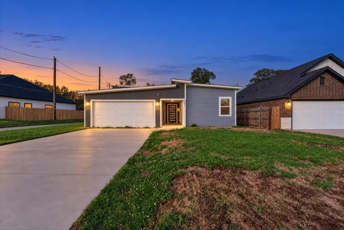 701 Atlanta Street, Fort Worth, TX 76104 - #1