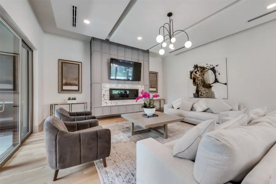 4528 W Amherst Avenue, Dallas, TX 75209 - #2