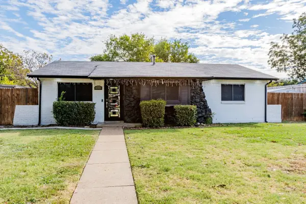 1528 Debbie Drive, Plano, TX 75074
