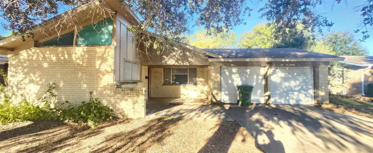 1241 Valentine Street, Hurst, TX 76053 - #1