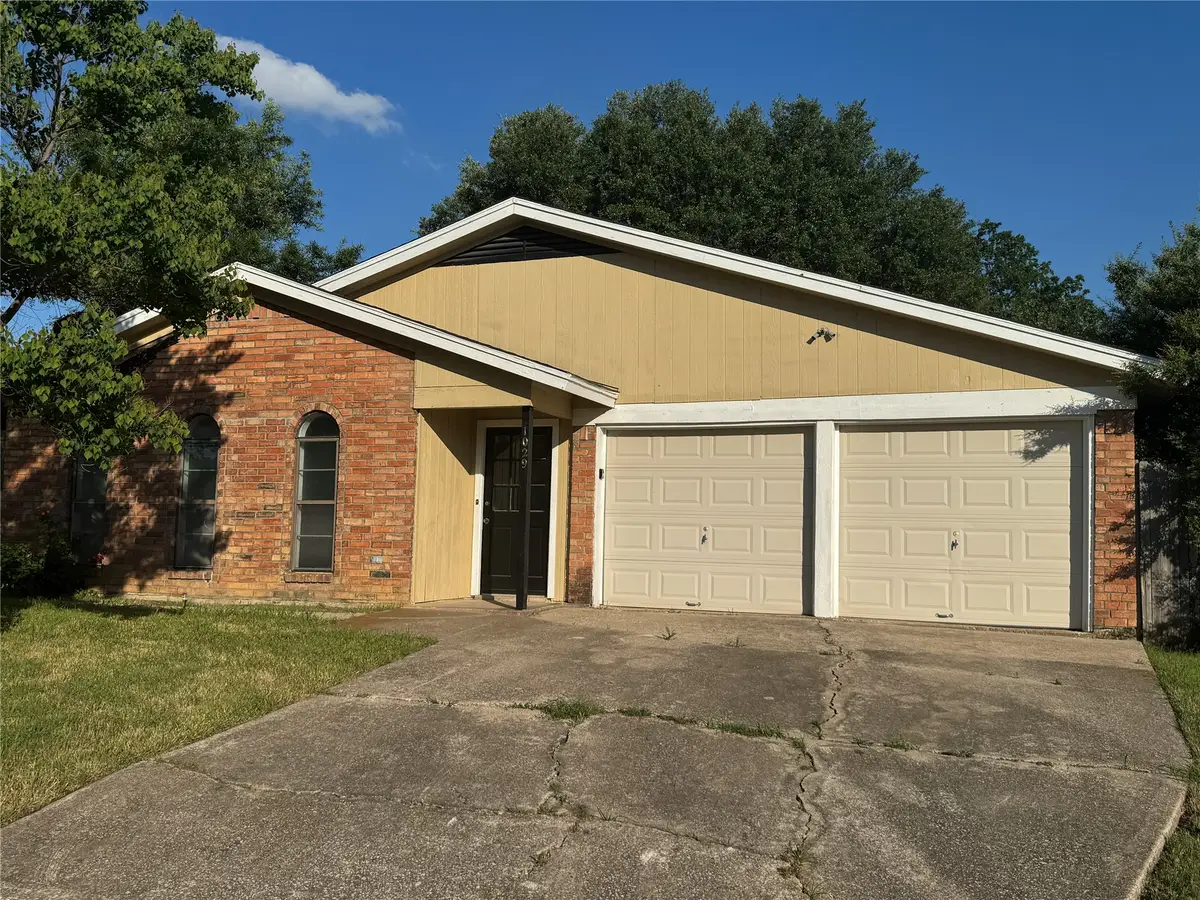 1029 Fox River Lane, Fort Worth, TX 76120 - #1
