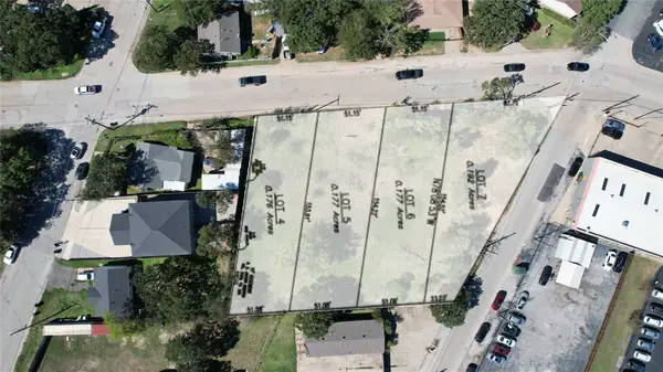 5900 Dallas Avenue #1, Fort Worth, TX 76112