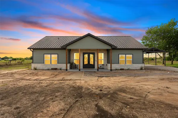 1025 Wyatt Lane, McGregor, TX 76657