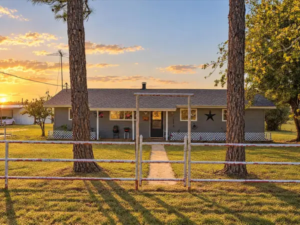 2220 Well Service Road, Bowie, TX 76230