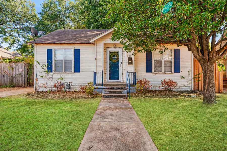 2044 Cleveland Street, Paris, TX 75460 - #2