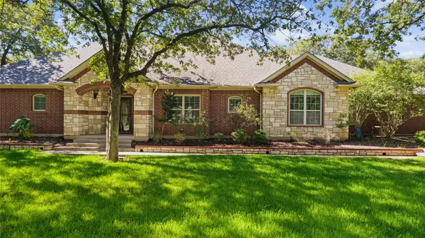 6104 Temple Oaks Court, Granbury, TX 76049