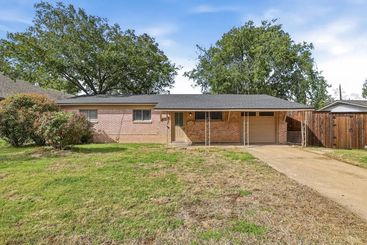 1902 Alan A Dale Road, Arlington, TX 76013 - #1