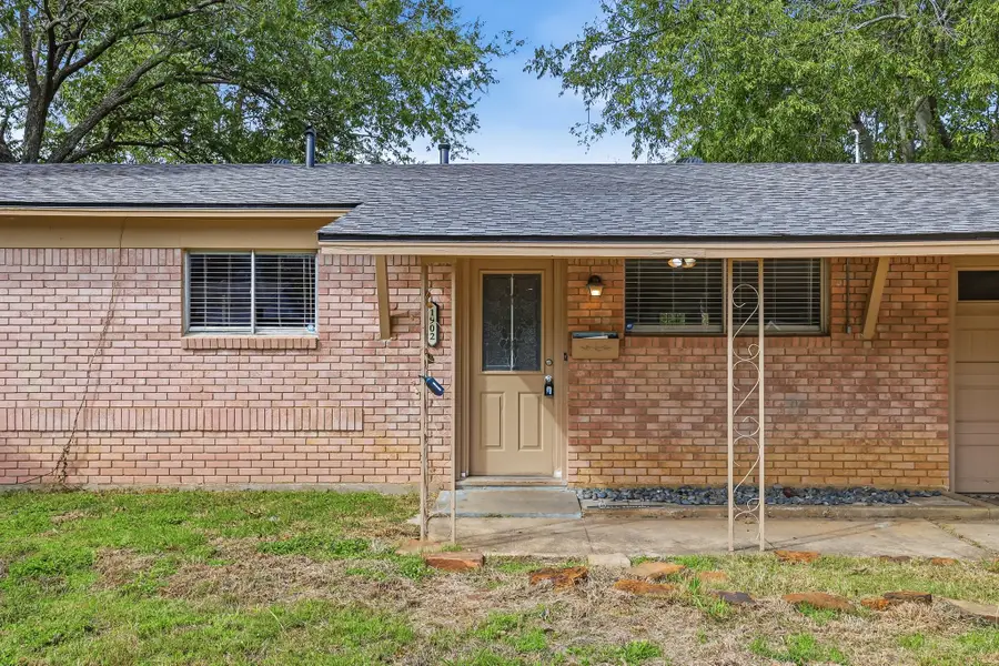 1902 Alan A Dale Road, Arlington, TX 76013 - #2