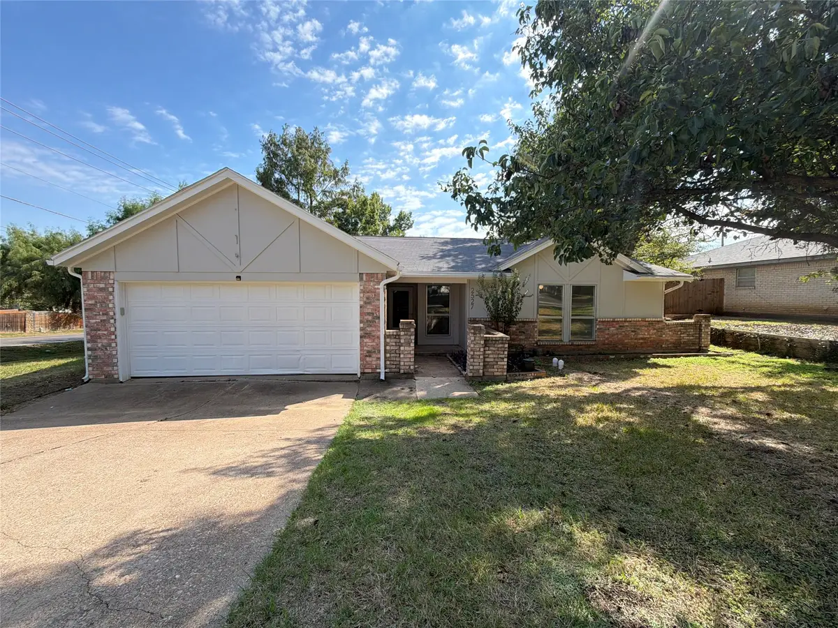 2527 Holt Road, Arlington, TX 76006 - #1