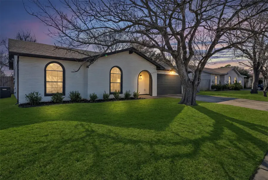 521 Ann Lois Lane, Burleson, TX 76028 - #2