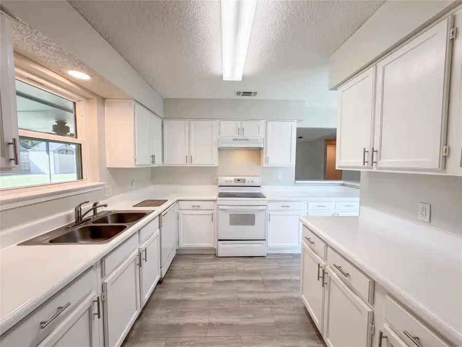 502 Anice Lane, Euless, TX 76039 - #2