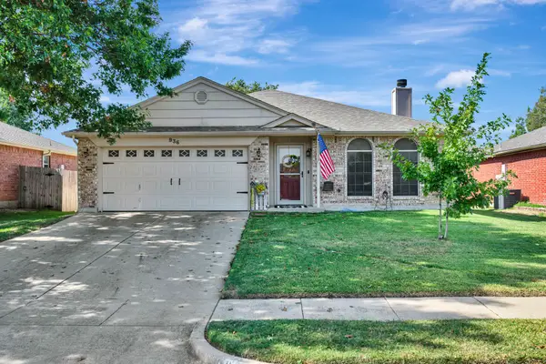 936 Fenway Lane, Saginaw, TX 76179