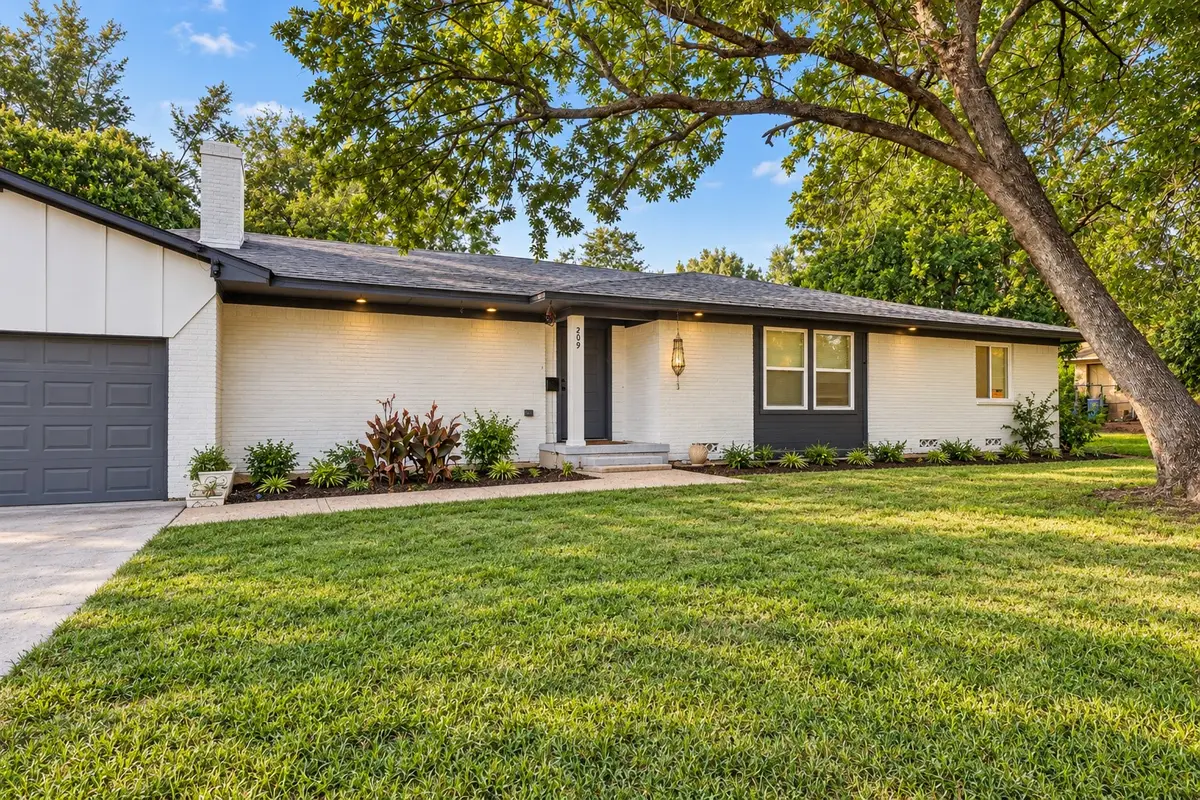 209 W 9th Street, Kemp, TX 75143 - #1