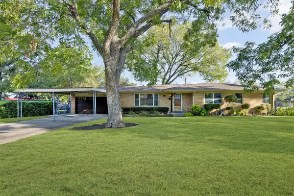 7305 Coronet Avenue, North Richland Hills, TX 76180