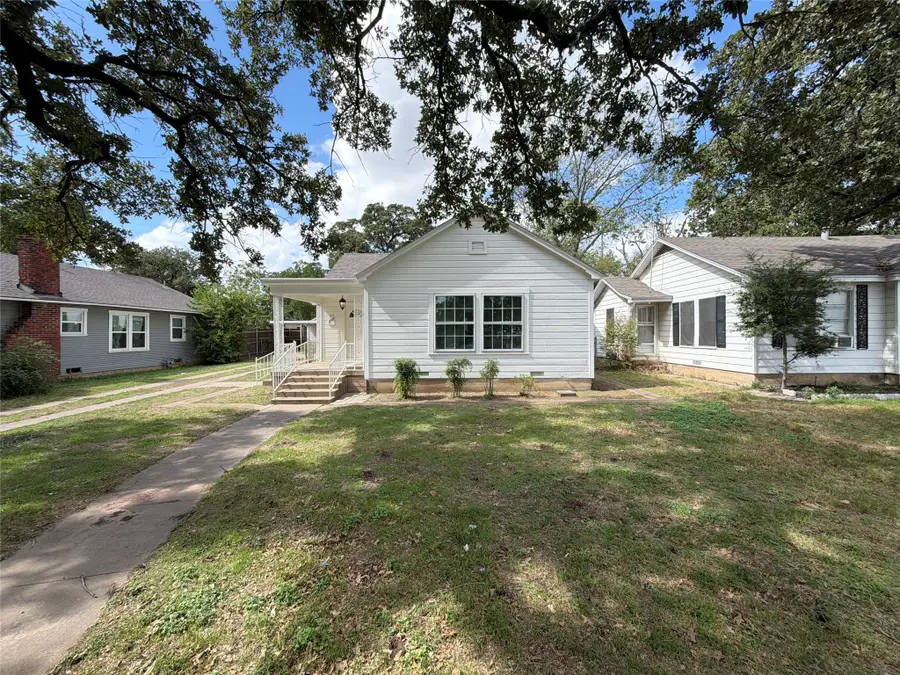 1709 N Sylvania Avenue, Fort Worth, TX 76111 - #2