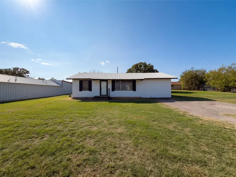 1475 N Main Street, Jacksboro, TX 76458 - #2