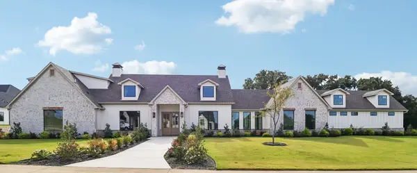 300 Mint Ridge Drive, Burleson, TX 76028