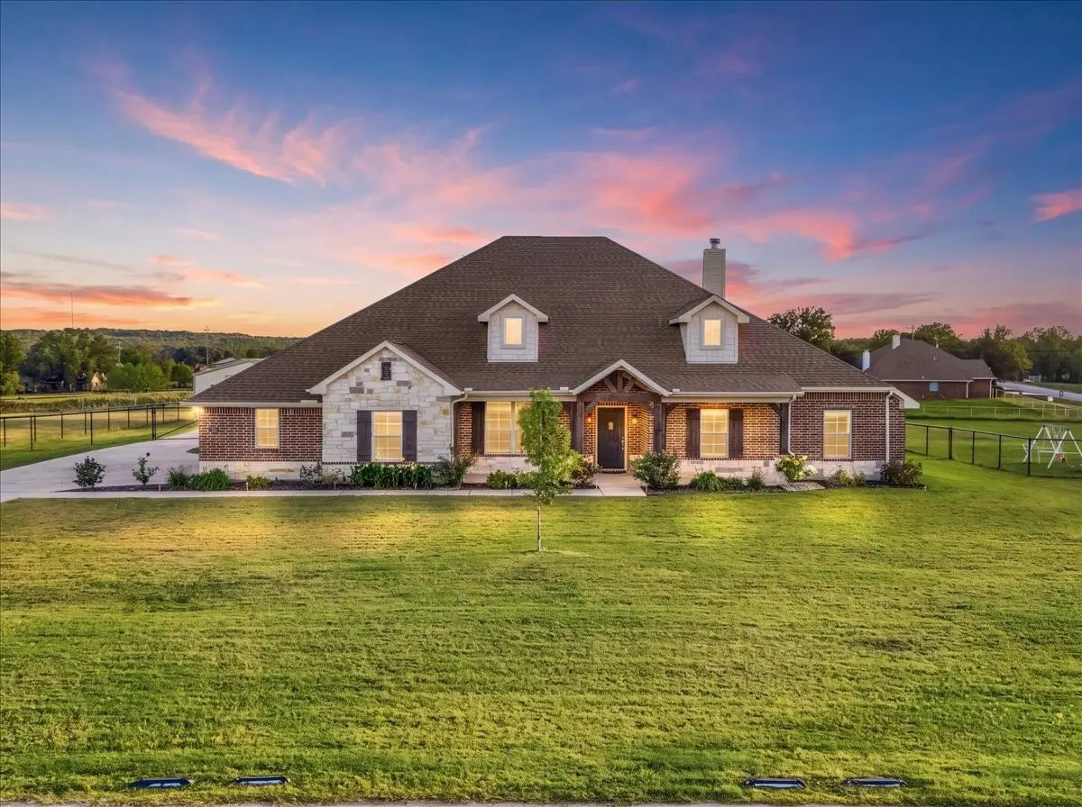 1004 Northern Oaks Court, Springtown, TX 76082 - #1