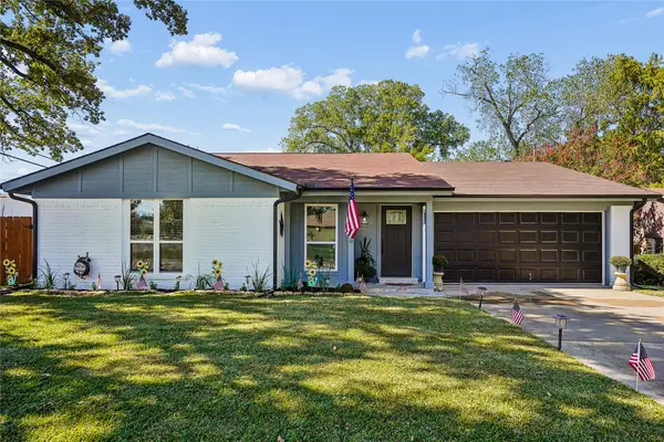 700 Del Mar Lane, Arlington, TX 76012