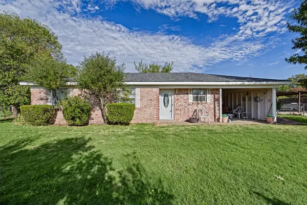 4508 Village Court, Granbury, TX 76049