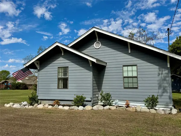 205 E Cardinal Street, Ector, TX 75439