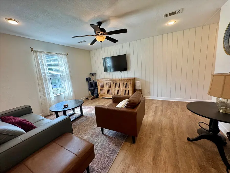 205 E Cardinal Street, Ector, TX 75439 - #3