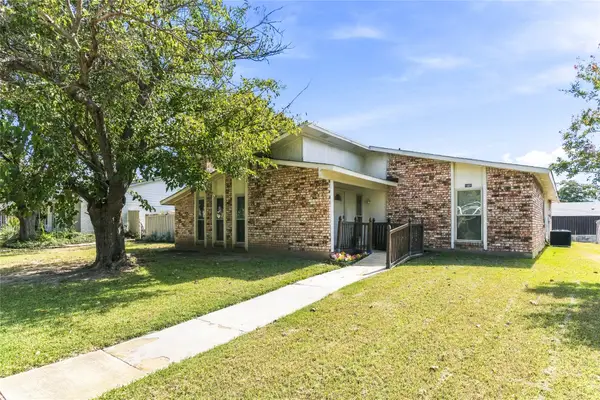 1901 Dodge Trail, Grand Prairie, TX 75052