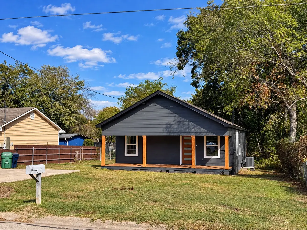 611 Wilson Street, Denton, TX 76205 - #1
