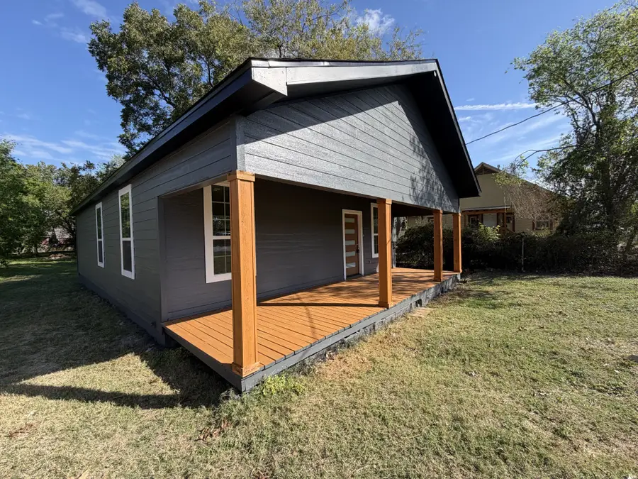 611 Wilson Street, Denton, TX 76205 - #3