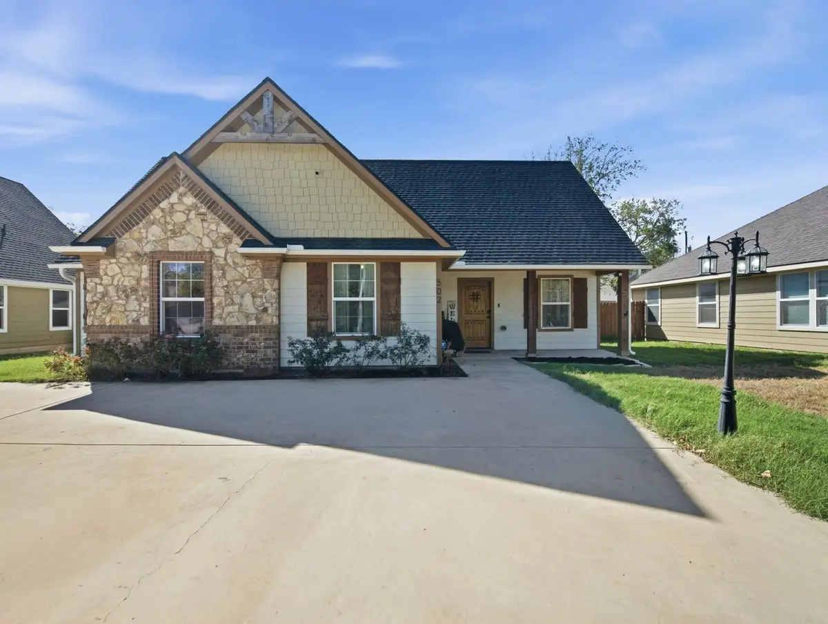 502 W Willow Street, Sanger, TX 76266 - #1