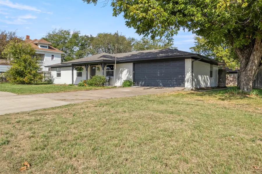 401 Peach Street, Sanger, TX 76266 - #3