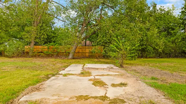 1011 S Church Street, Paris, TX 75460
