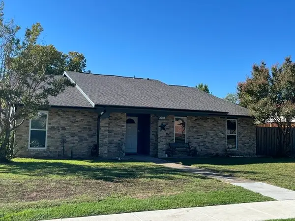 2708 Charter Oak Drive, Plano, TX 75074