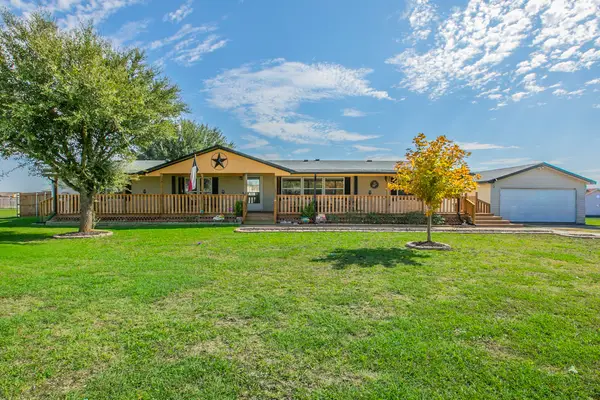 153 Golden Coast Circle, Palmer, TX 75152
