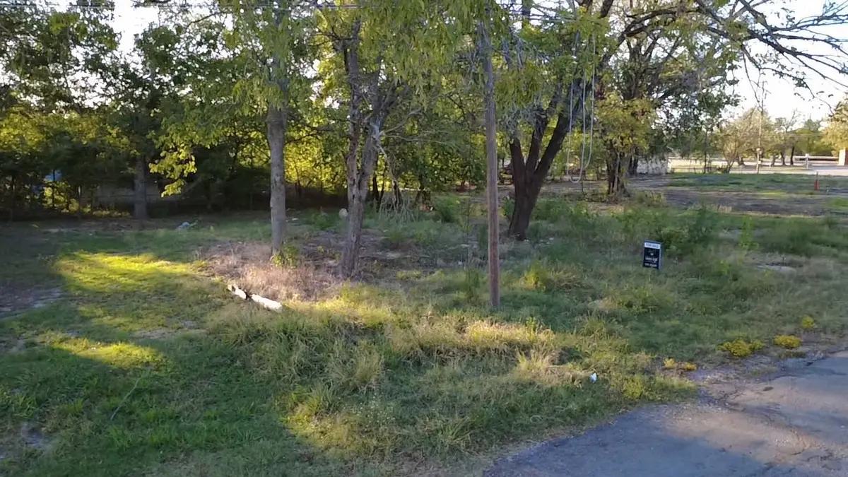 130 S Manson Street, Wolfe City, TX 75496 - #1