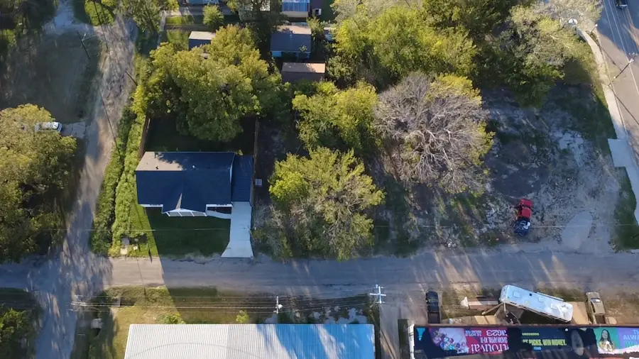130 S Manson Street, Wolfe City, TX 75496 - #3